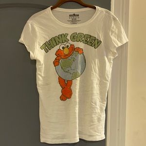 Sesame Street Elmo Think Green T shirt small